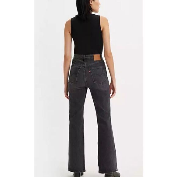 Levi's® Premium
70'S HIGH FLARE WOMEN'S JEANS Size 26 x 32 NWT - Picture 3 of 6